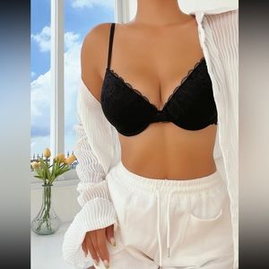 Contrast lace underwire bra